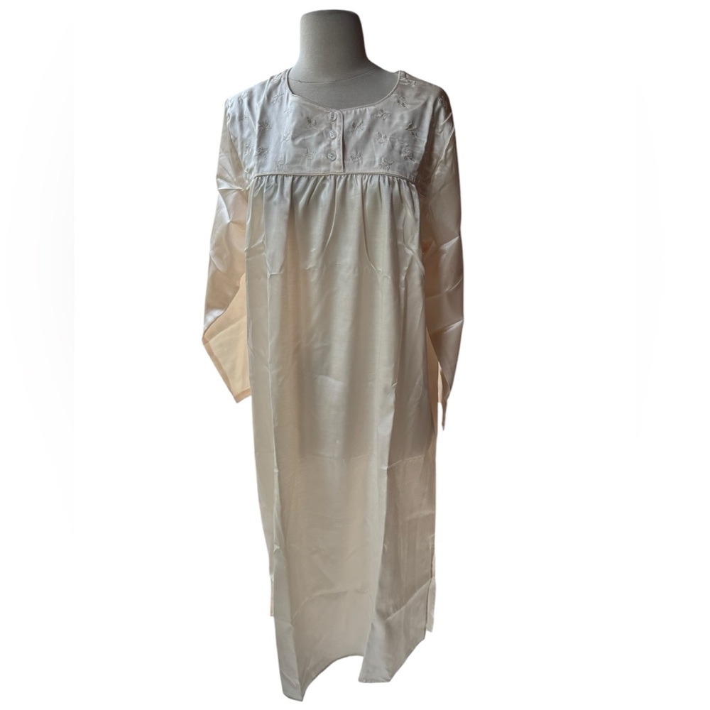NWT Talbots‎ Pale Peach Embroidered Satin Nightgown